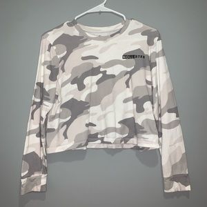 a long sleeve hollister top